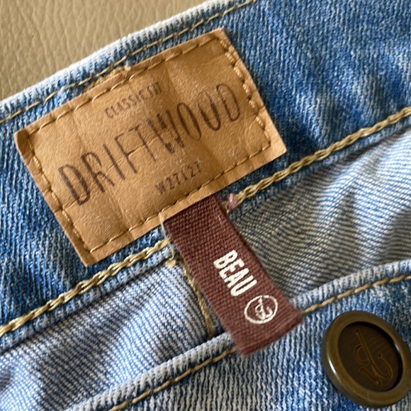 Driftwood Beau distressed denim - Picture 4 of 6